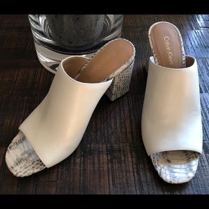 Calvin Klein Peep-Toe Sandals 👡